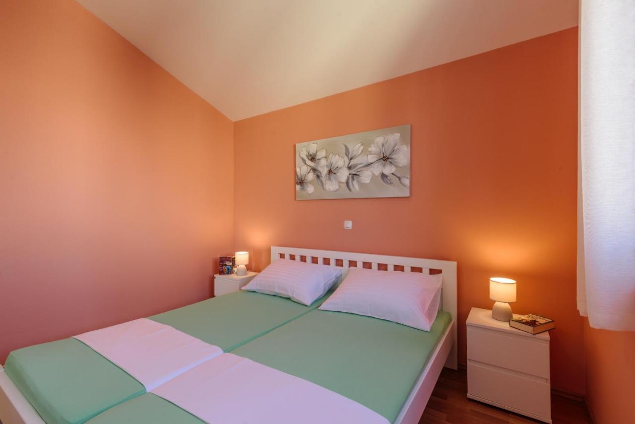 Apartmani Emil Trogir Bagian luar foto
