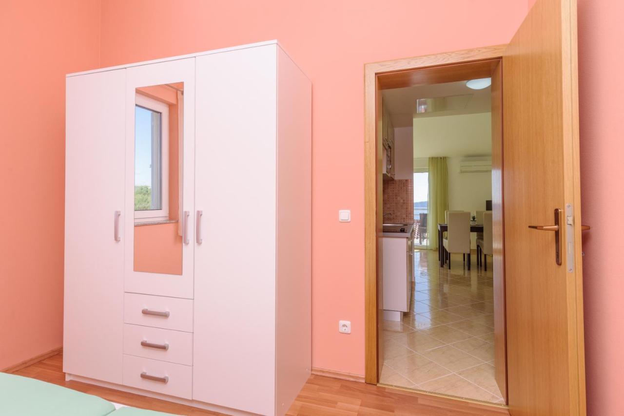 Apartmani Emil Trogir Bagian luar foto