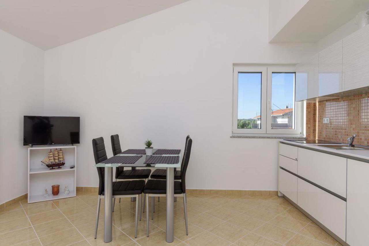 Apartmani Emil Trogir Bagian luar foto