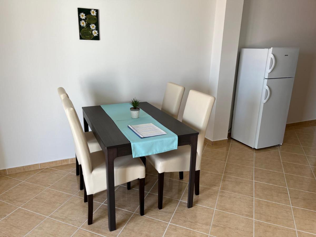 Apartmani Emil Trogir Bagian luar foto